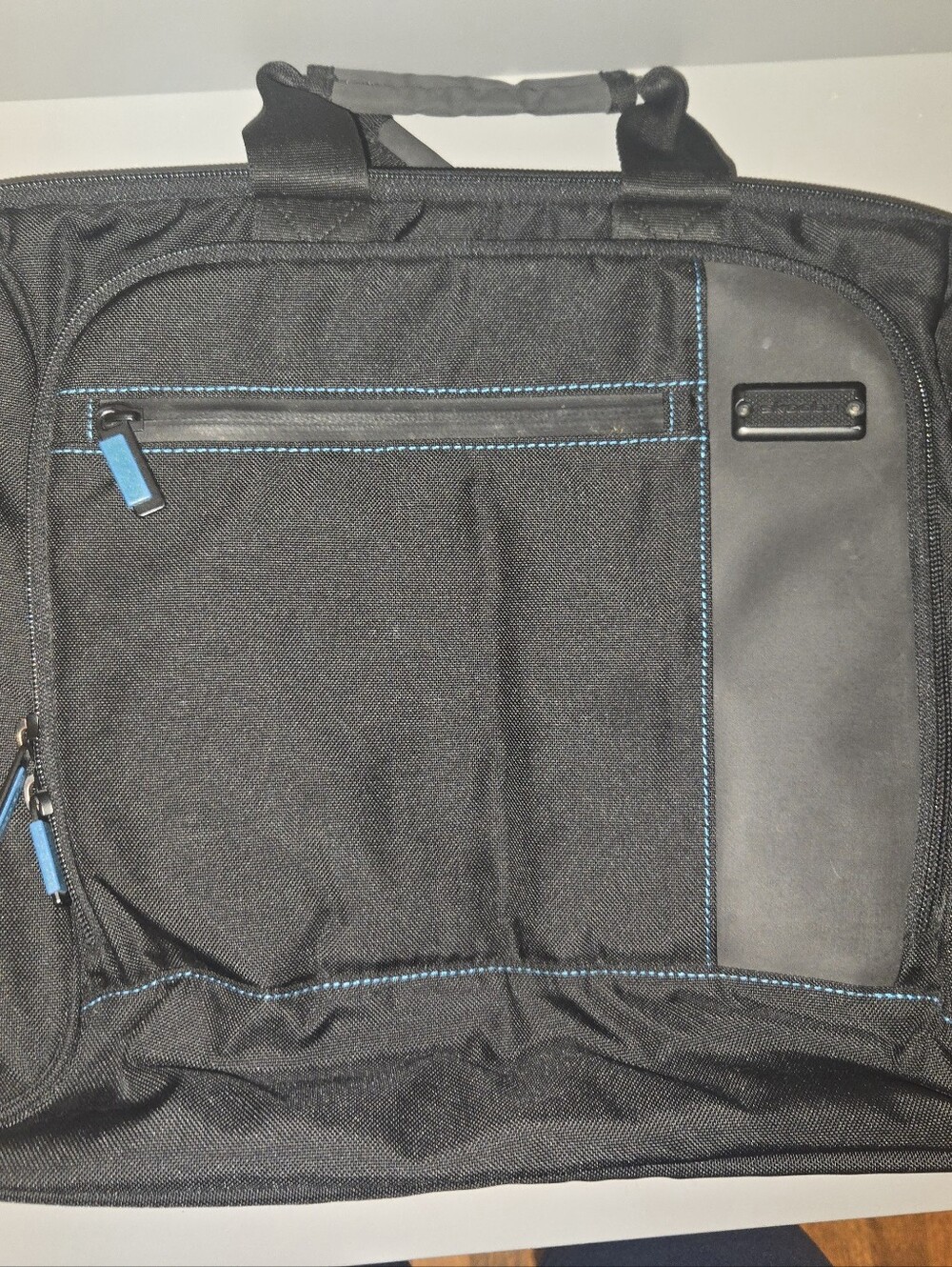 Skooba Black Laptop Messenger Bag with Blue Accents Like New